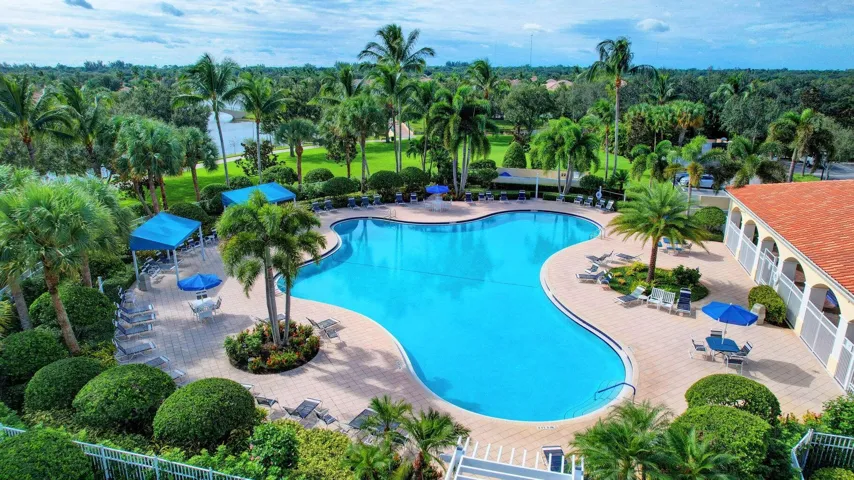 VW Resort Pool