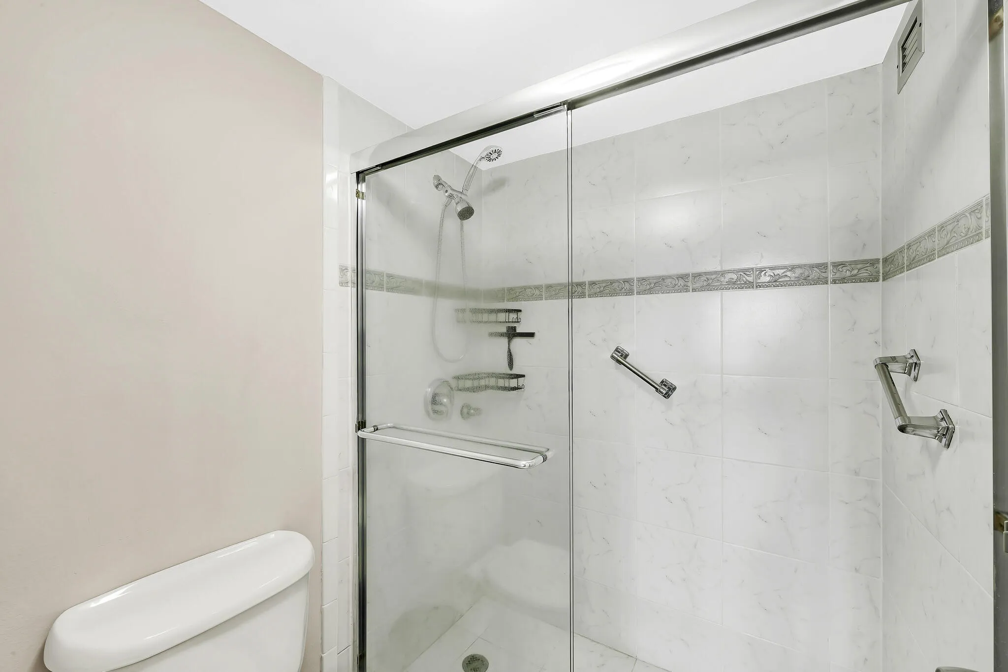 7 Primary Bathroom (4)