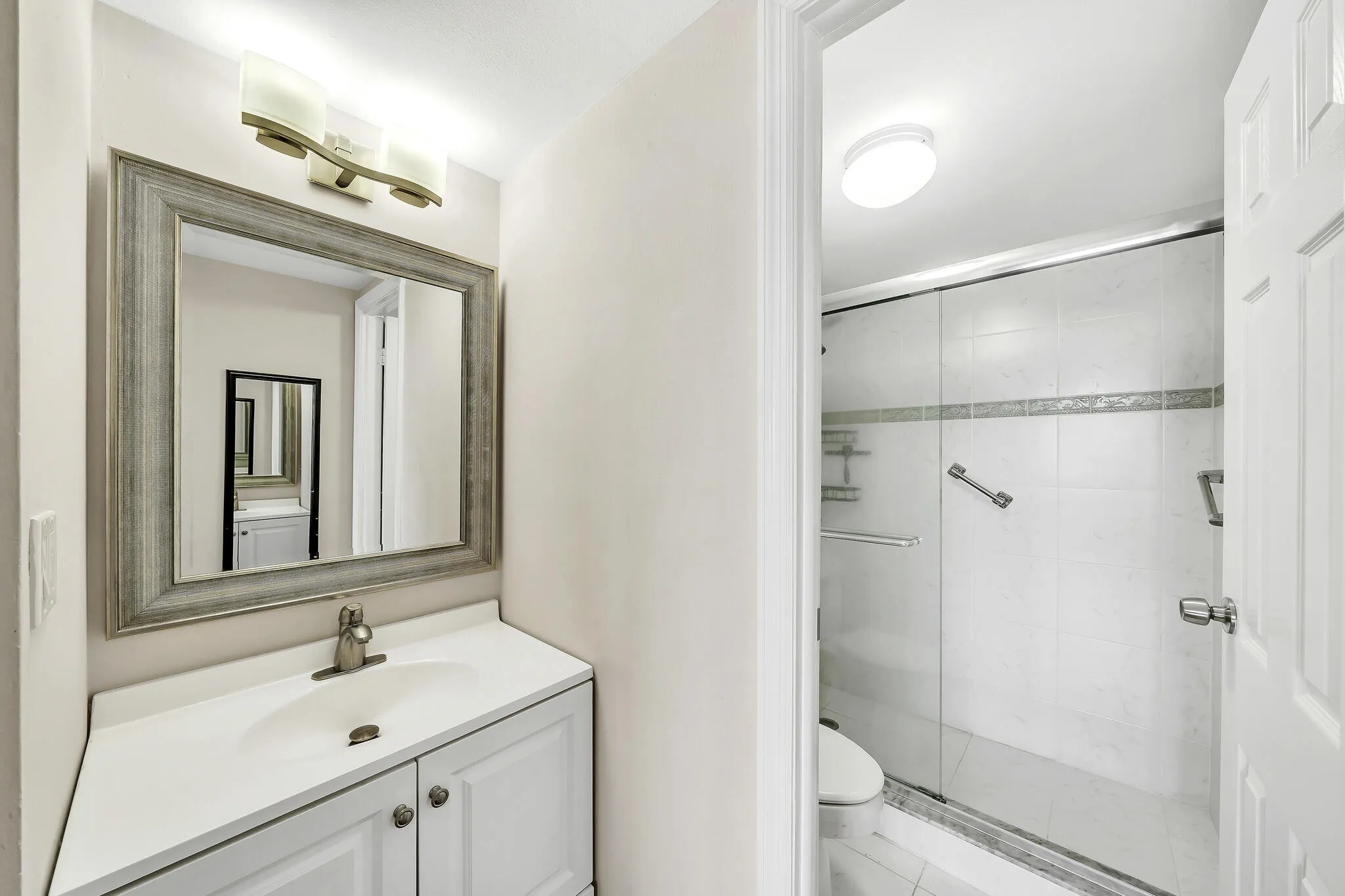 7 Primary Bathroom (3)