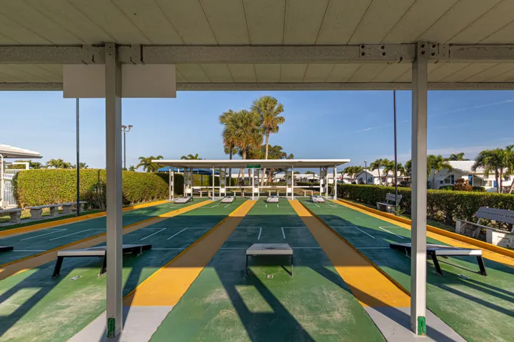 Clubhouse 2-Cornhole
