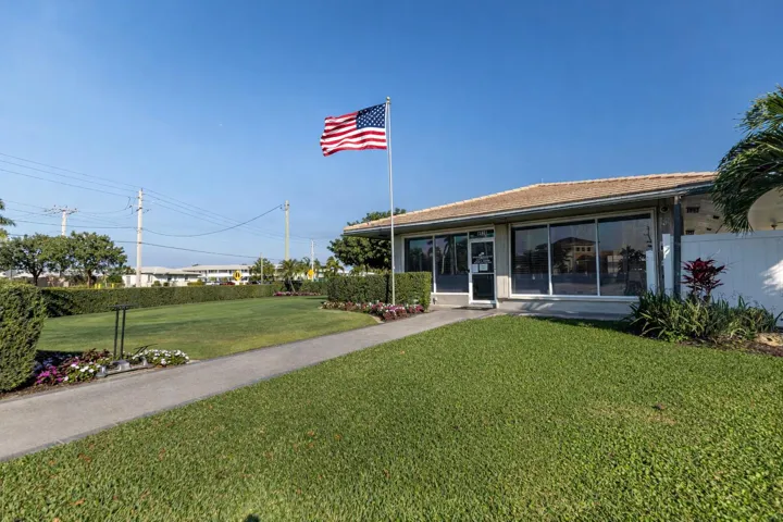 Clubhouse1-B