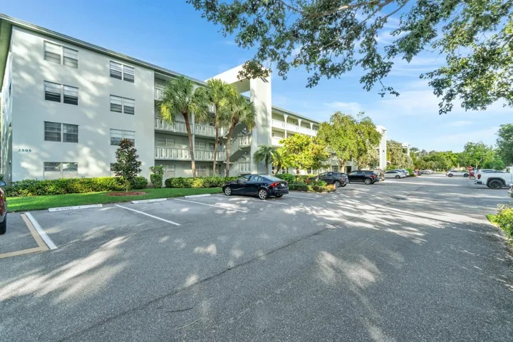 2505 Antigua Cir E3-1