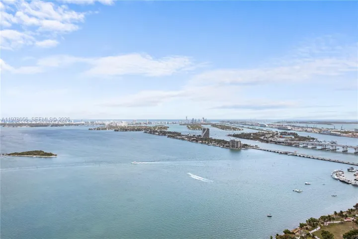 Unobstructed Biscayne Bay vistas from penthouse level