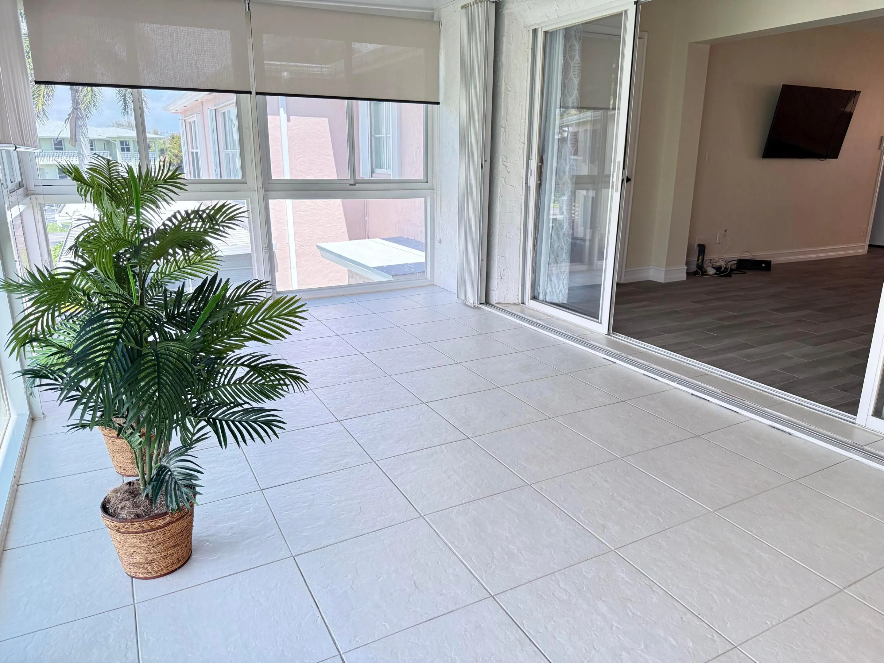 ENCLOSED FLORIDA ROOM