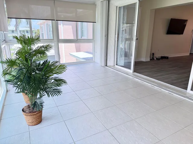 ENCLOSED FLORIDA ROOM