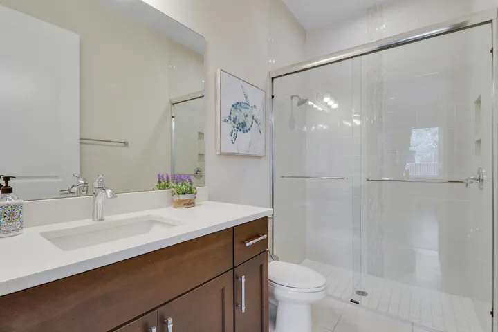 Main Floor Ensuite