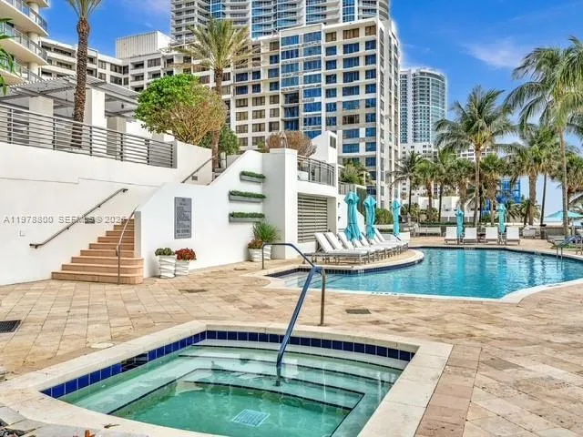 PRIVATE POOL AND SPA