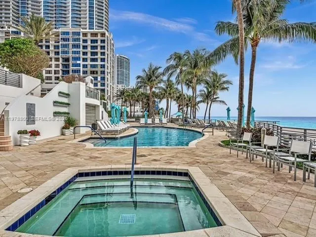 PRIVATE POOL AND SPA