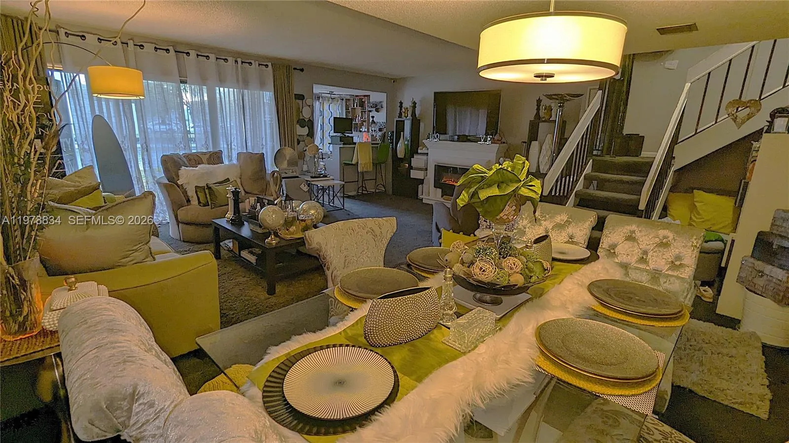 Well-defined dining space conveniently connected to the living room
