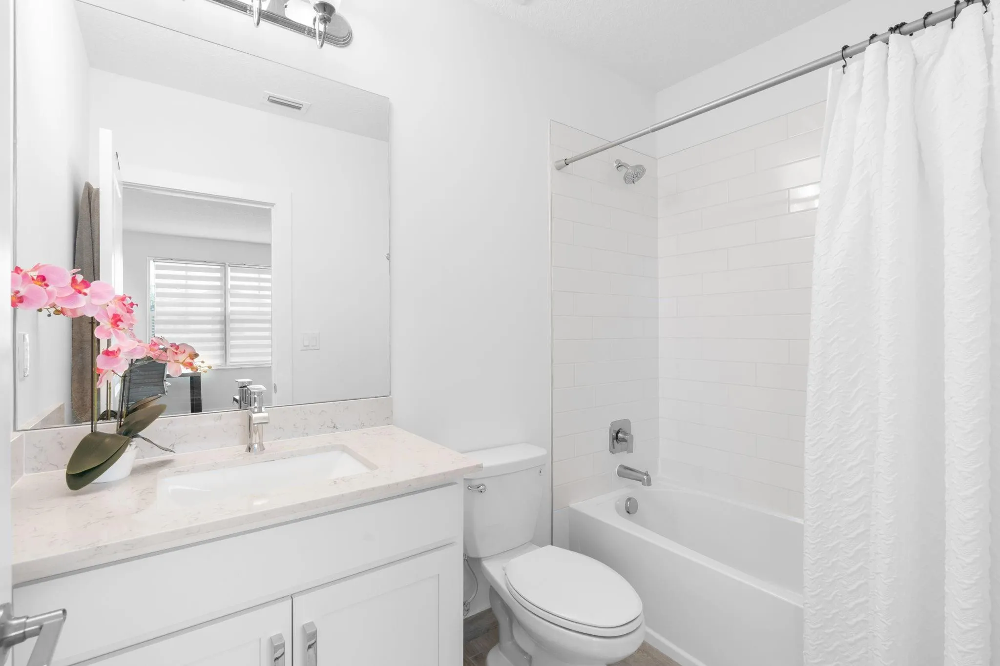 Private Upstairs En Suite Full Bath is Bathroom #3