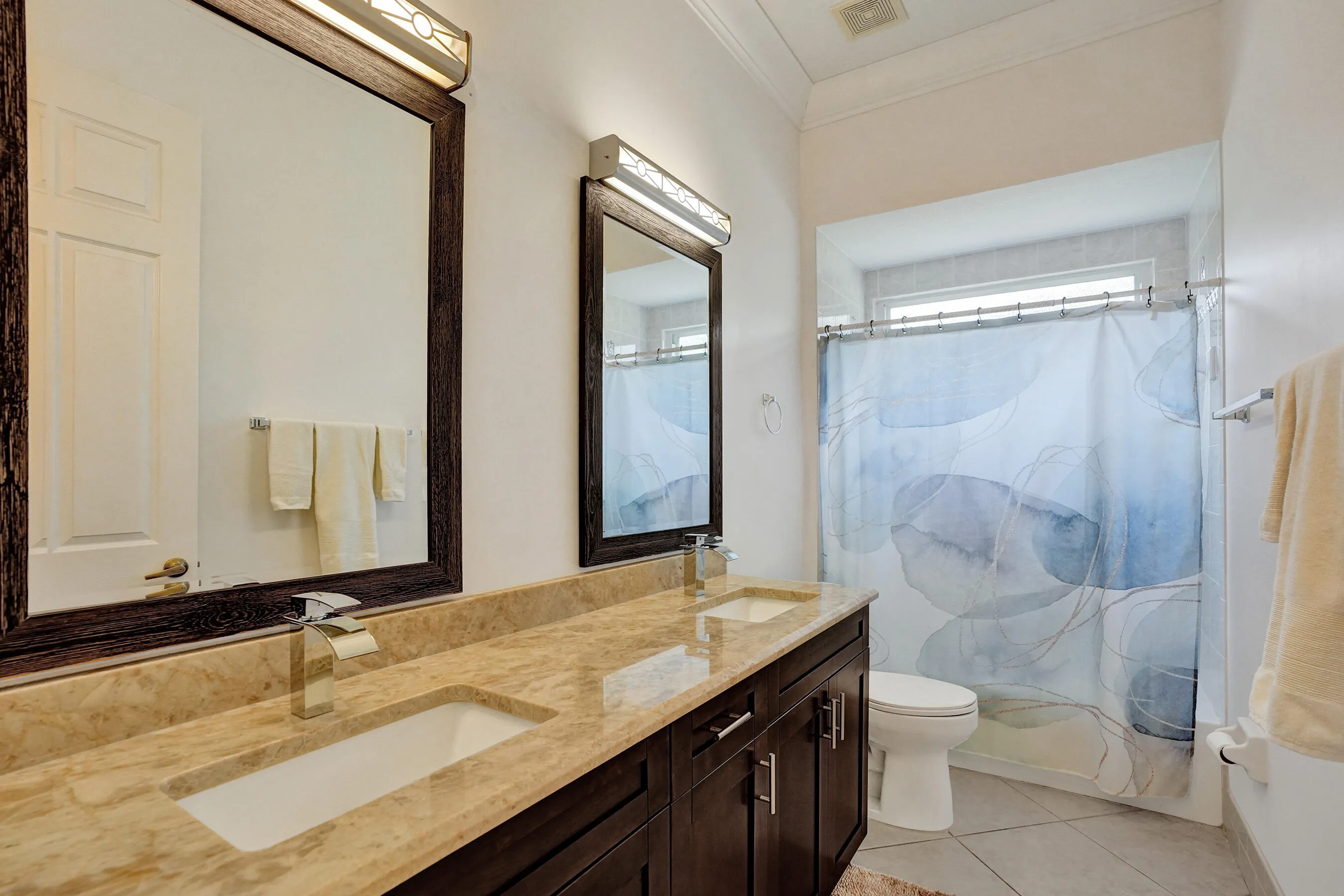 Bath 2 with Double Sinks