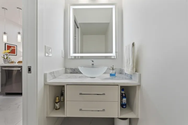 Half bath ground floor