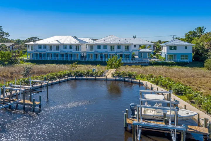 Manatee Isles