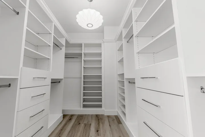 Amazing Master Closet