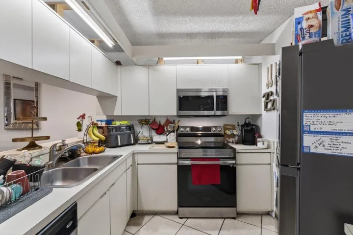 Kitchen R.jpeg