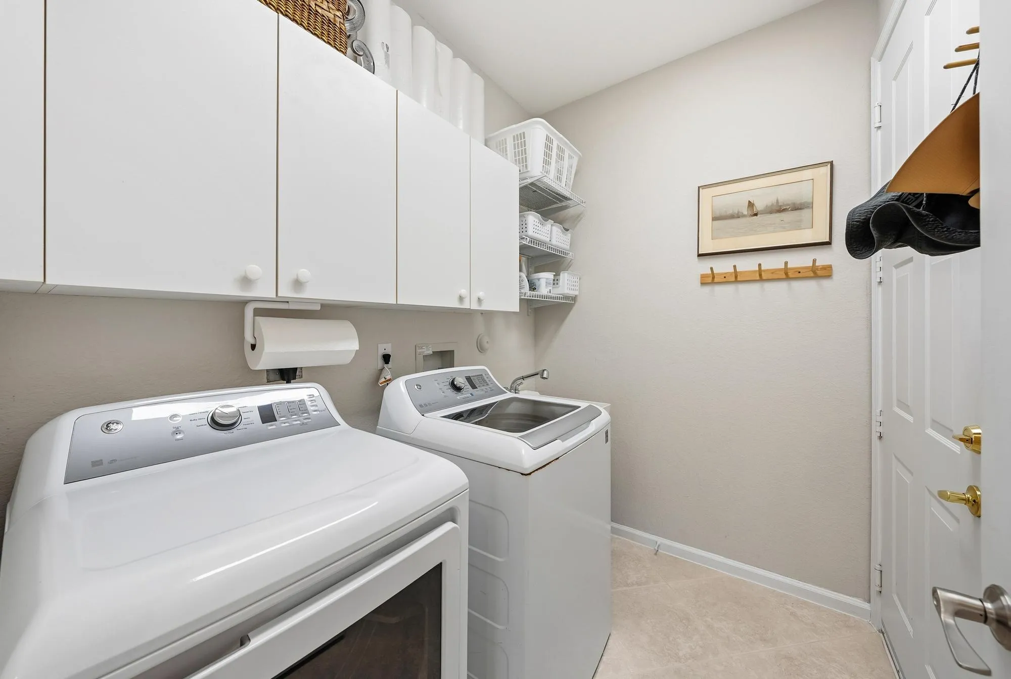 2737 Clipper Cir-8