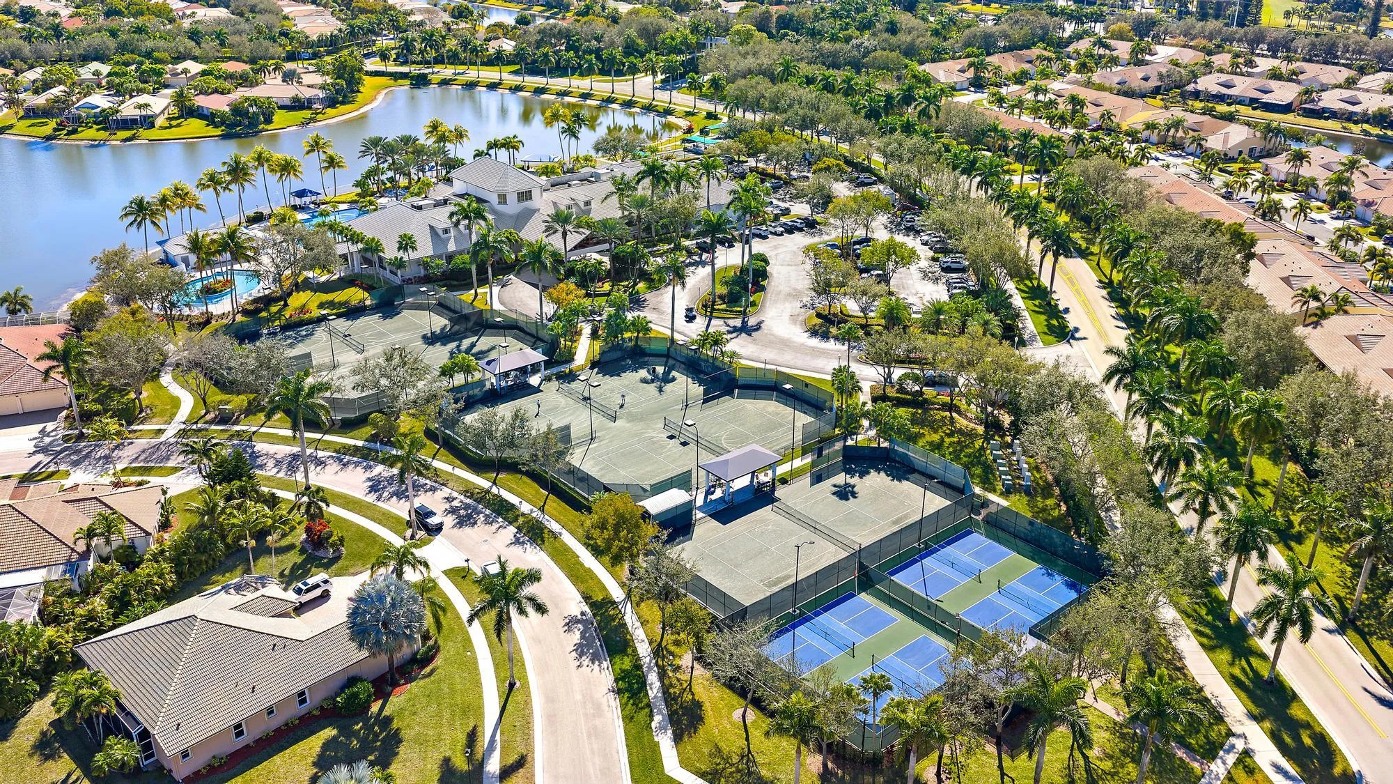 2737 Clipper Cir-26