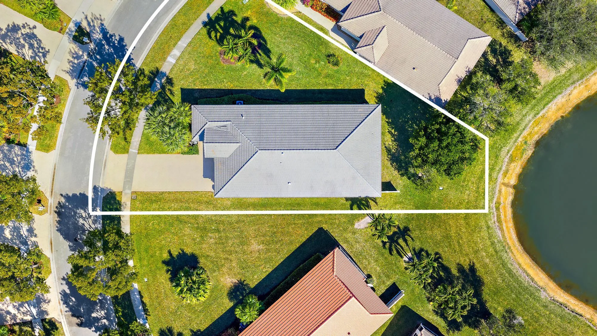 2737 Clipper Cir-34