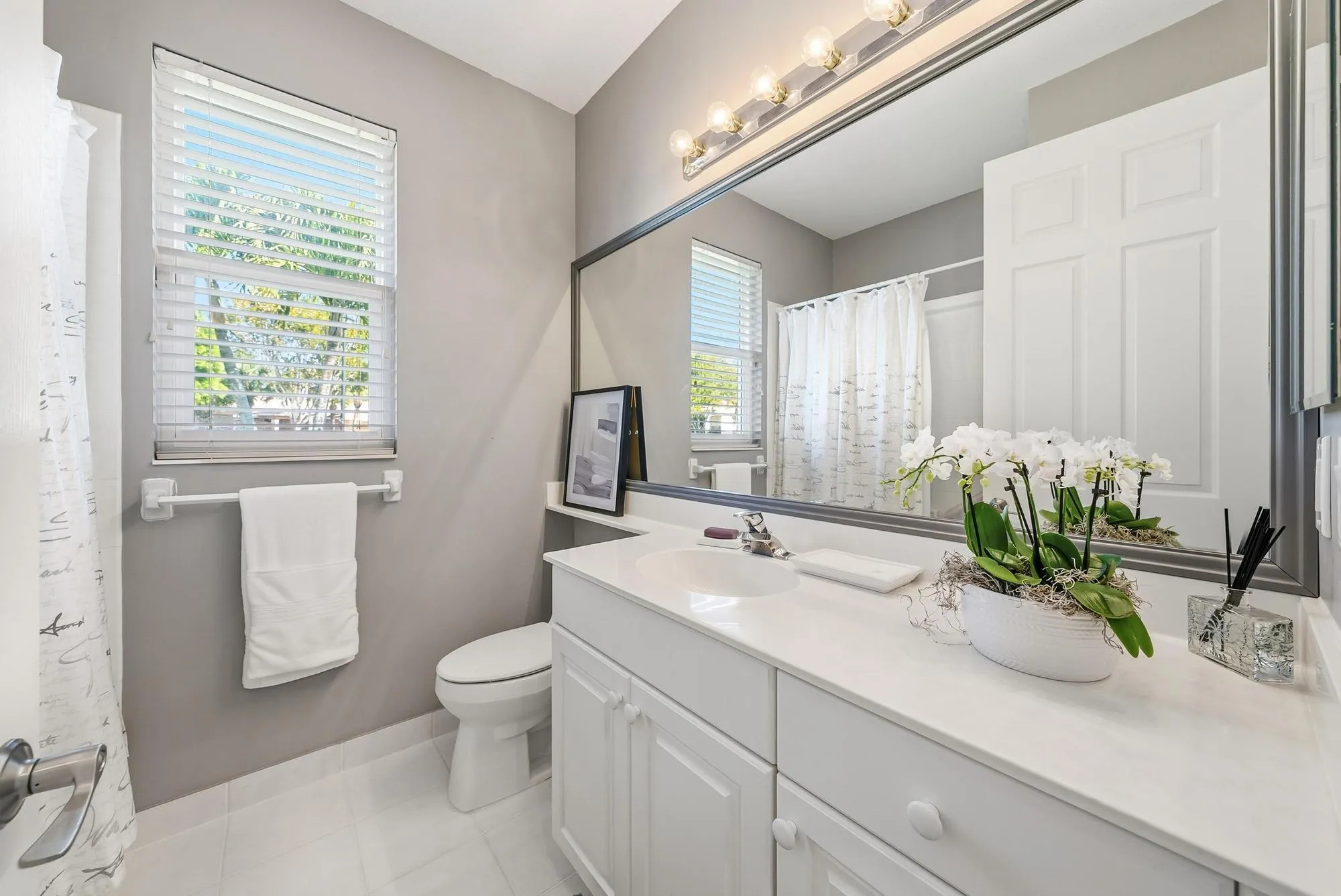 2737 Clipper Cir-2