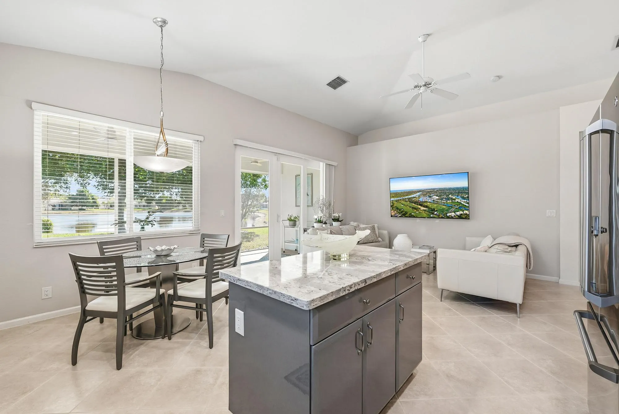 2737 Clipper Cir-17