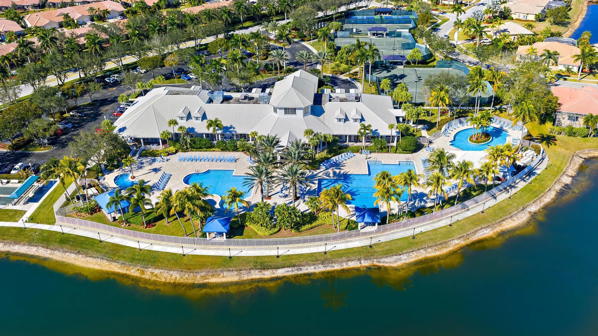 2737 Clipper Cir-27