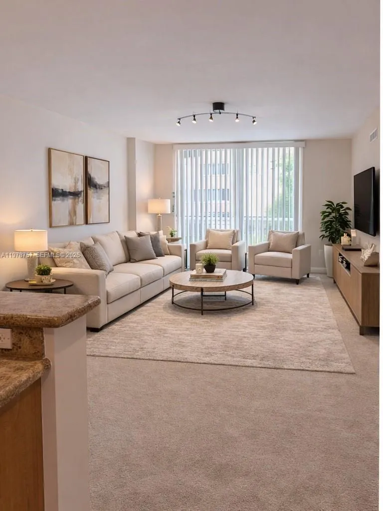 Virtually STAGEDHIGH Floor - Golf Course, Ocean & Pool Views