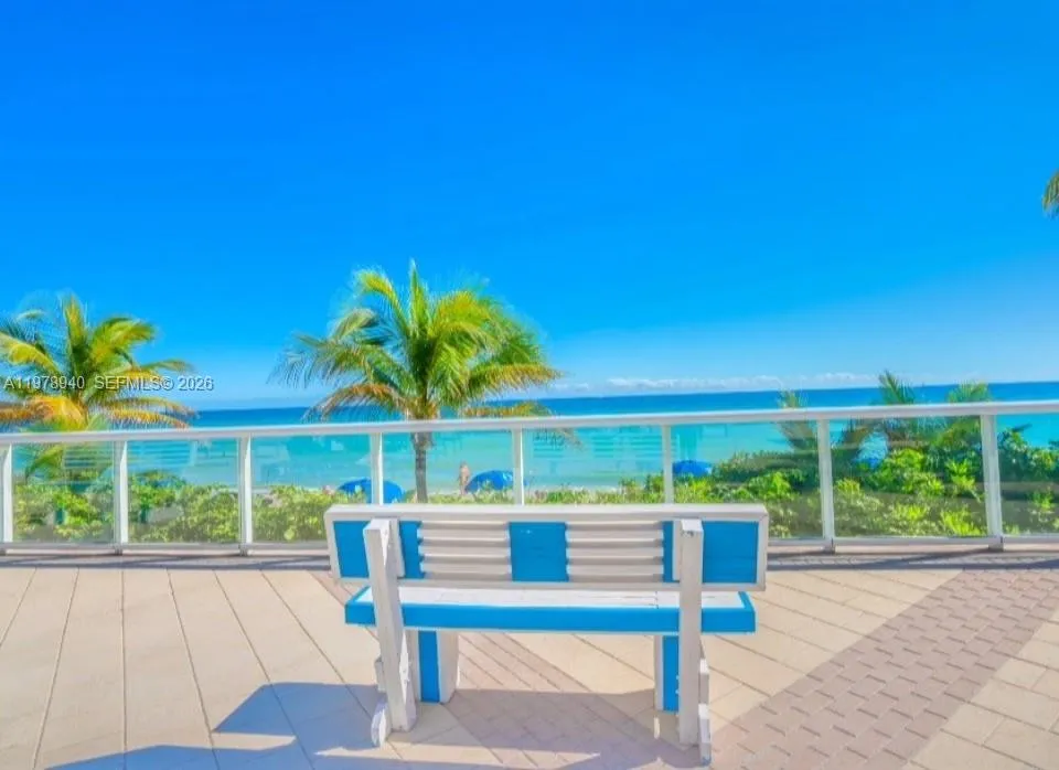 DIRECT OCEANFRONT ON THE SAND LOCATION