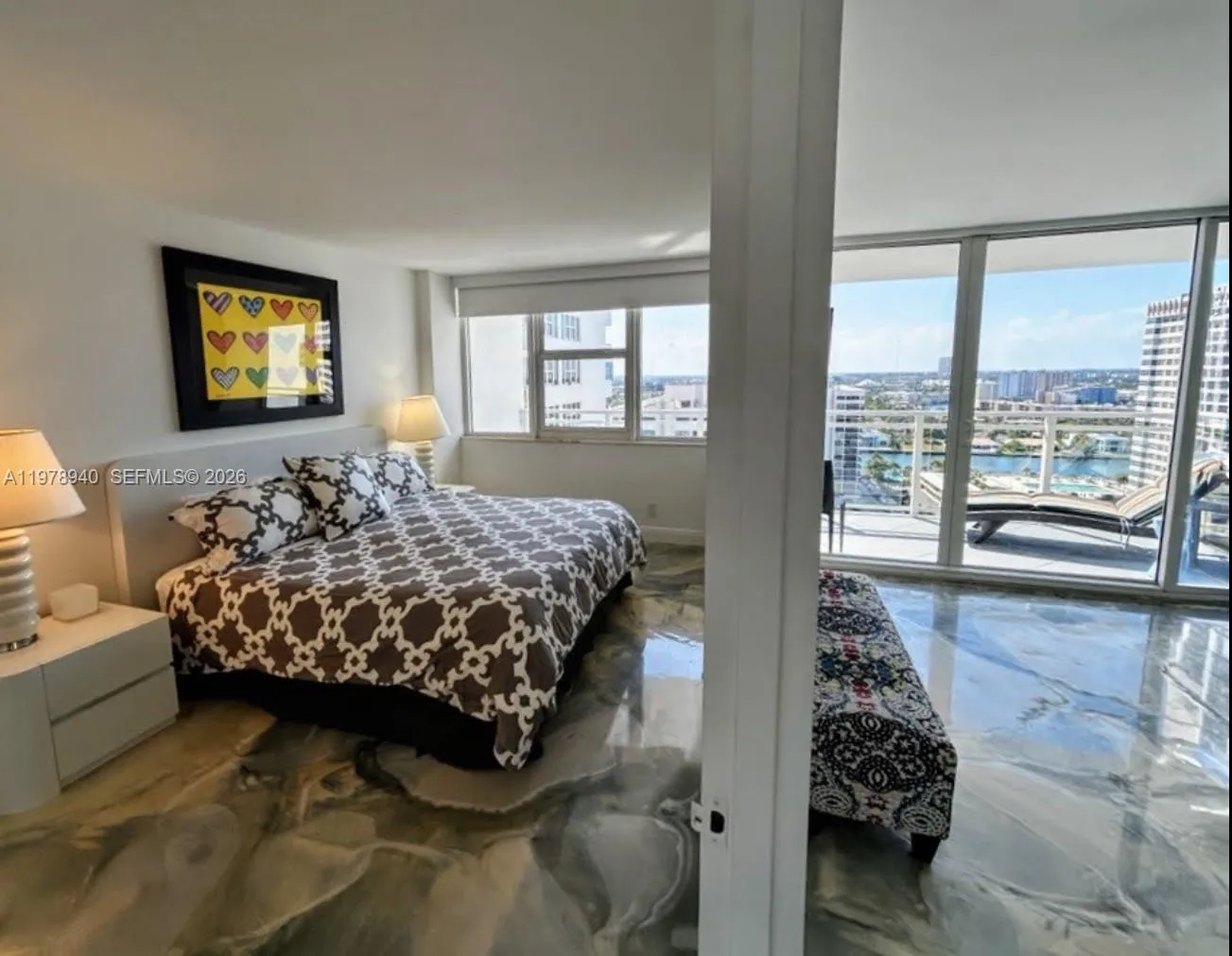BEDROOM OFFERS PRIVACY AND SUNNY DAYTIME CITY & INTRA-COASTAL WATERWAY, BOATING VIEWS