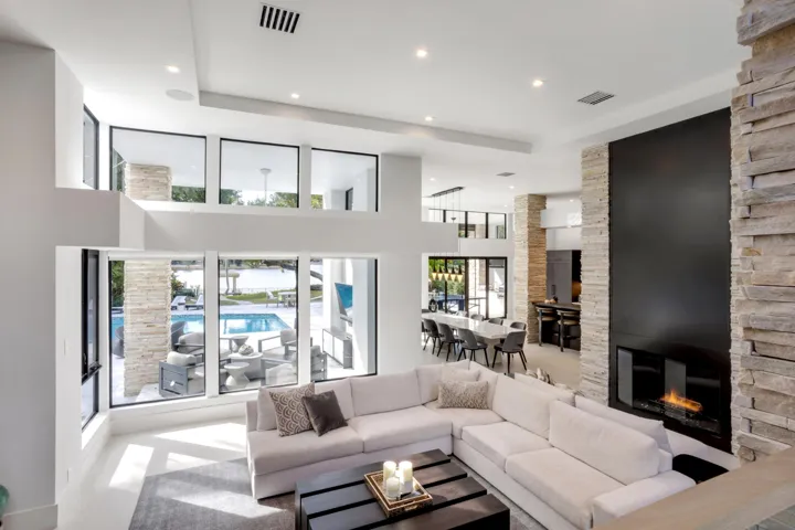 mls_STAIRCASE_TO_FAMILY_EB