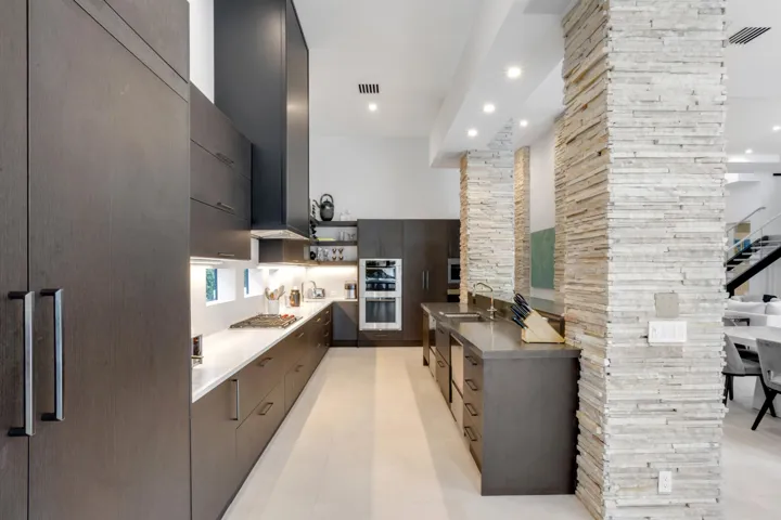 mls_KITCHEN_STRAIGHT_EB
