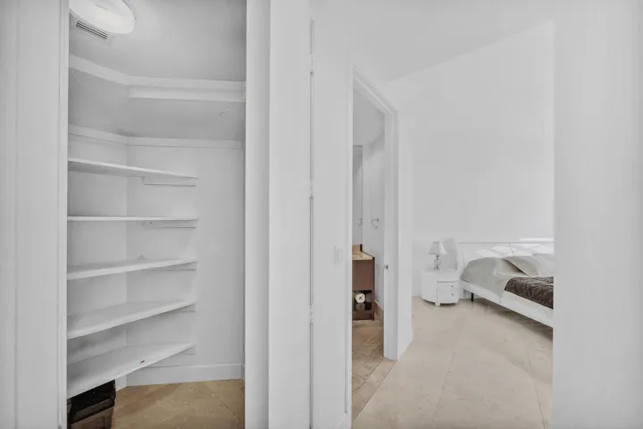 7 Primary Bedroom (2)