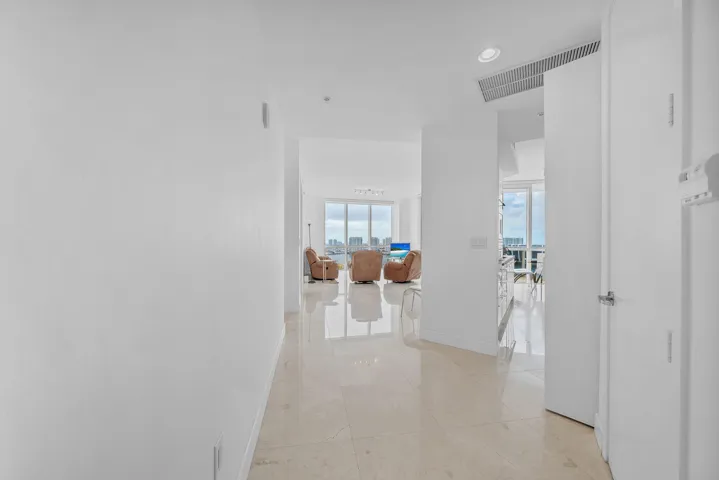 1 Entrance (2)