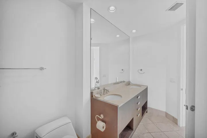 8 Primary Bathroom (4)