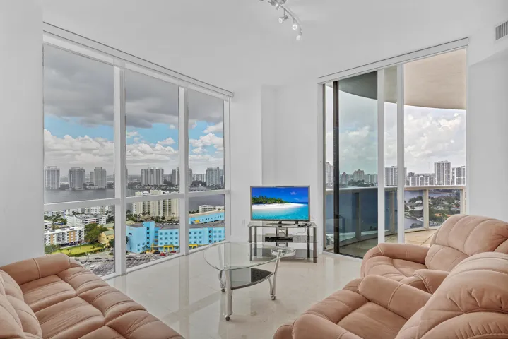5 Living Area