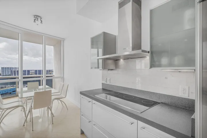 10 Kitchen (3)