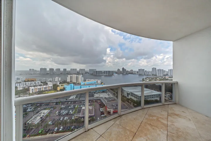 6 Balcony (1)