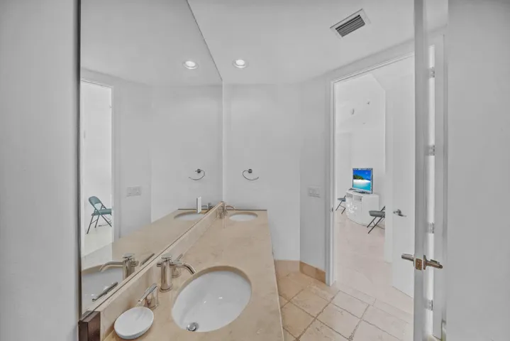 8 Primary Bathroom (5)