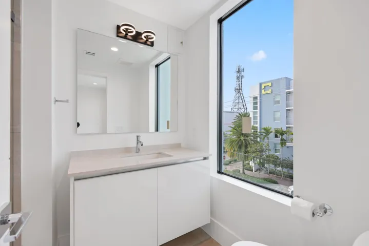 408 Southeast 2nd St - 78.jpg-SMALL
