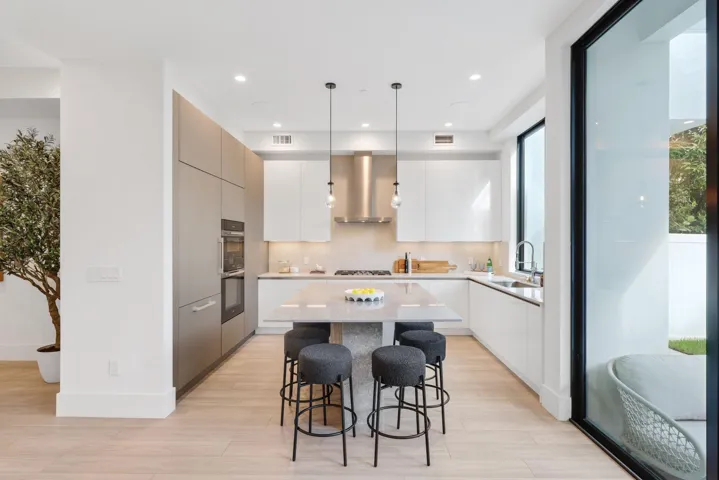 408 Southeast 2nd St - 24.jpg-SMALL
