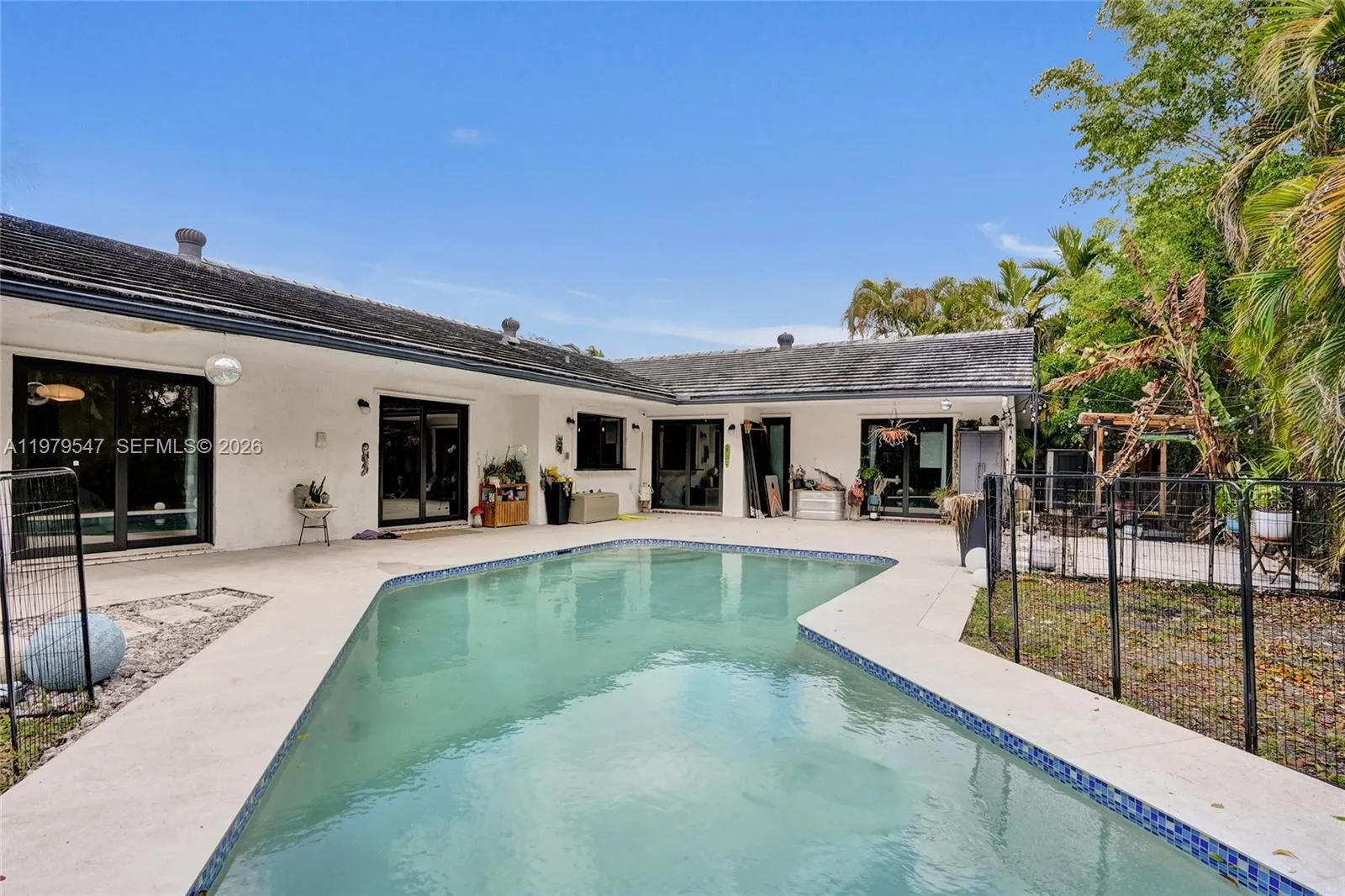 Yard/Pool