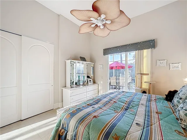 Slider out to the patio area with your own en-suite bathroom.