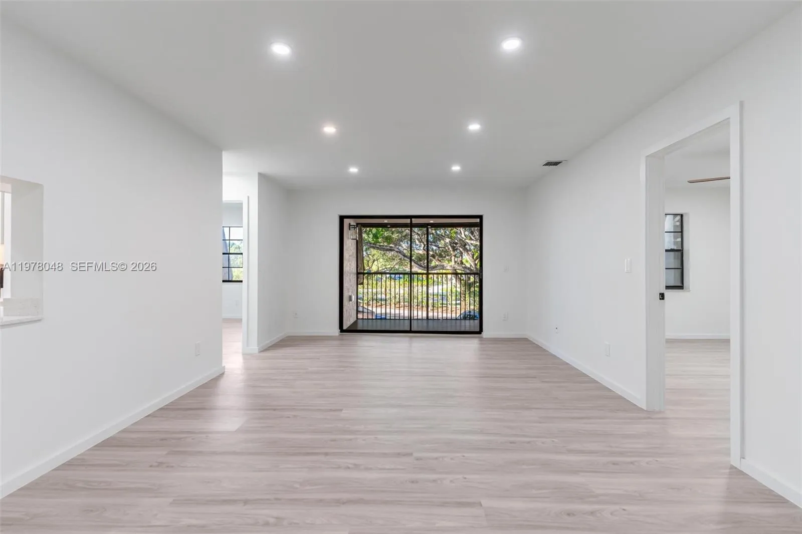 Living Room/Dining area