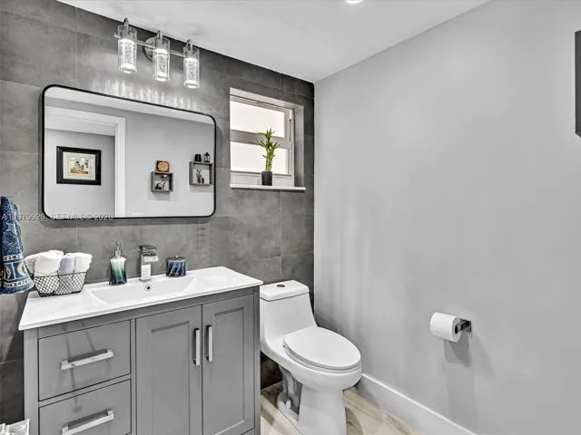 Half Bathroom / Powder Room