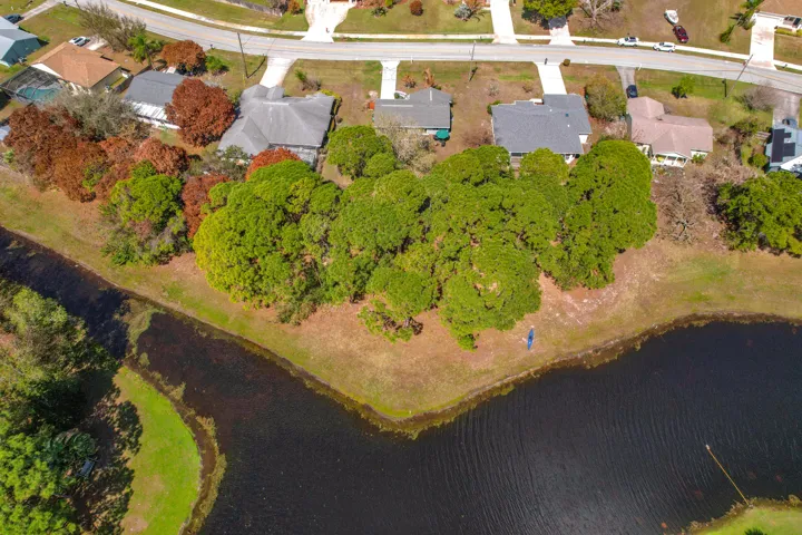 2342 SE Grand Drive-79