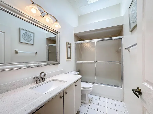2342 SE Grand Drive-36