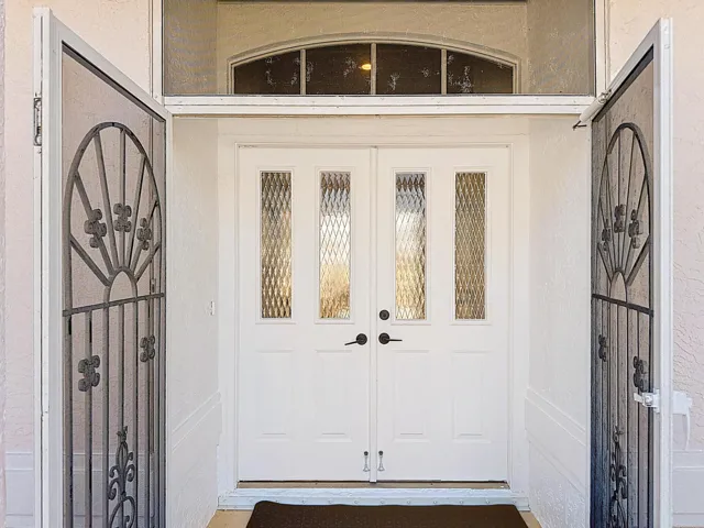 2342 SE Grand Drive-12
