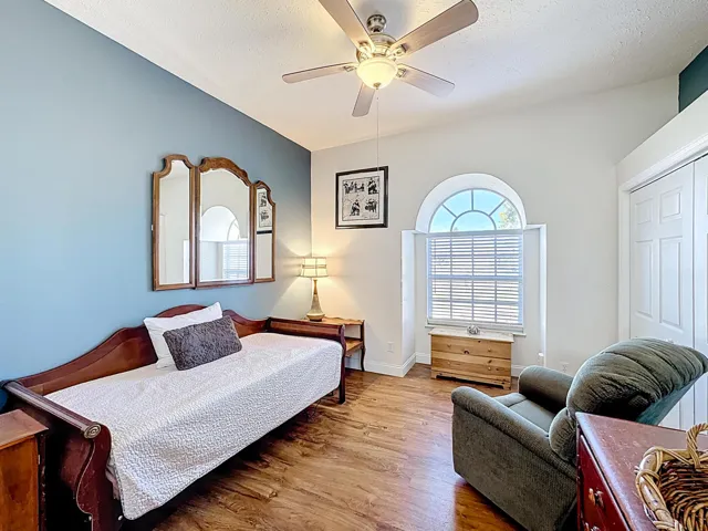 2342 SE Grand Drive-22