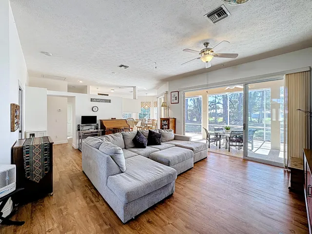 2342 SE Grand Drive-16