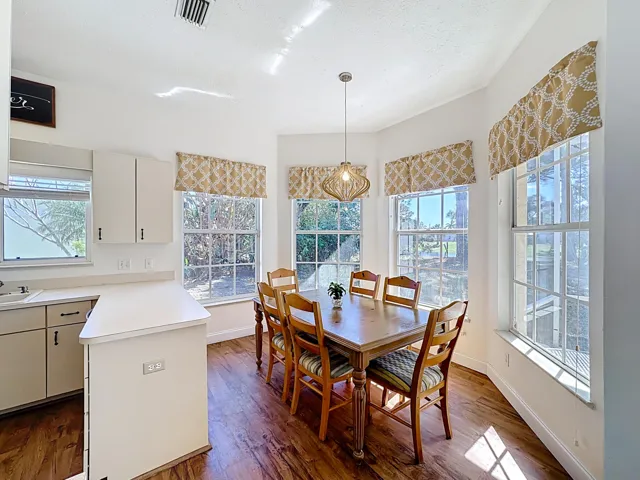 2342 SE Grand Drive-25