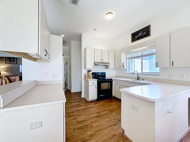 2342 SE Grand Drive-26